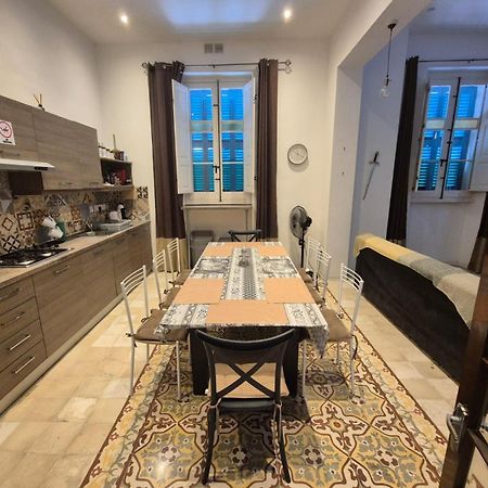 Spacious 4-Bedrooms Townhouse In Tas-Sliema Buitenkant foto
