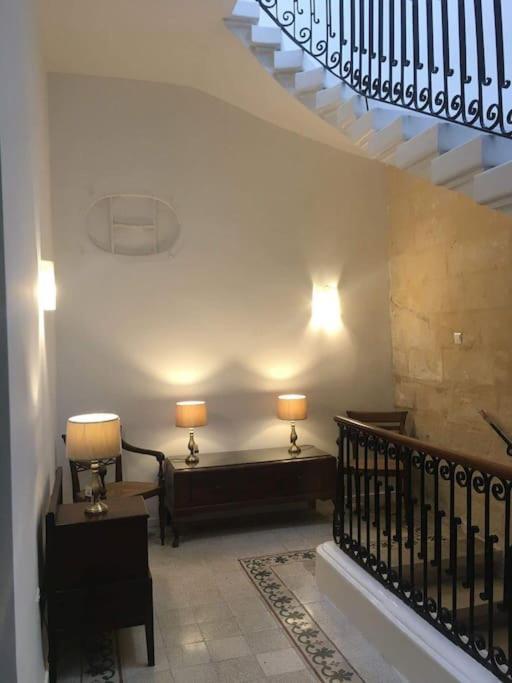Spacious 4-Bedrooms Townhouse In Tas-Sliema Buitenkant foto