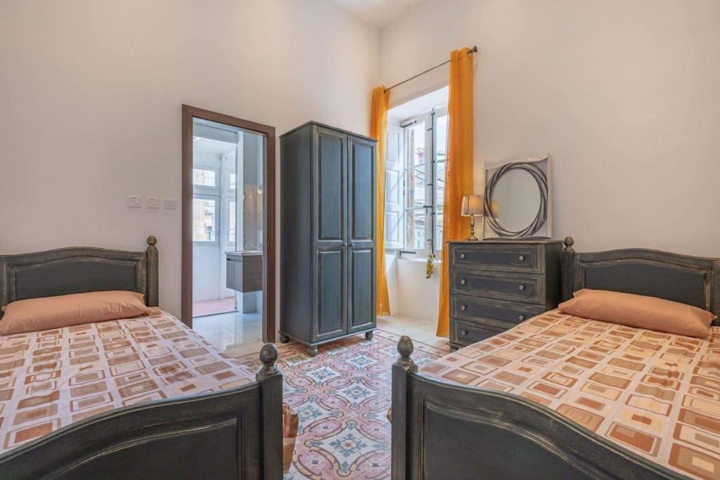 Spacious 4-Bedrooms Townhouse In Tas-Sliema Buitenkant foto